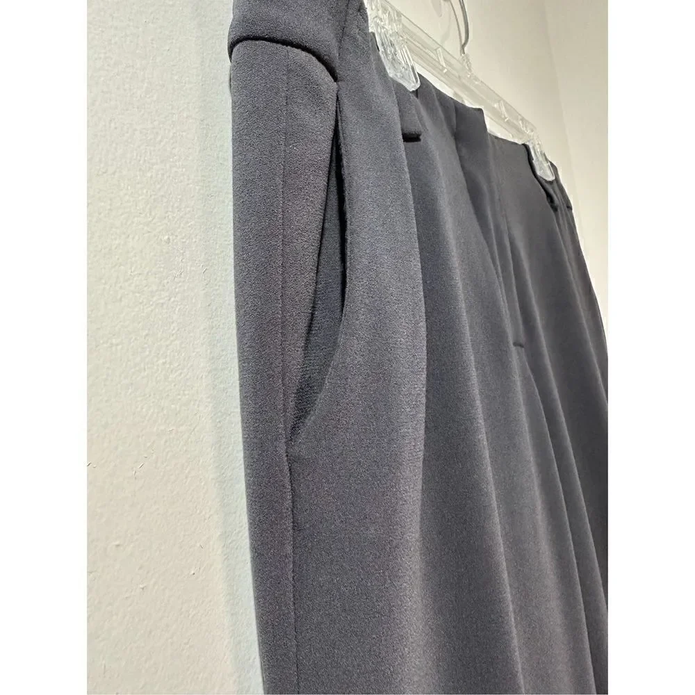 Ann Taylor women’s gray slacks pockets front & back size 4. #35-0893